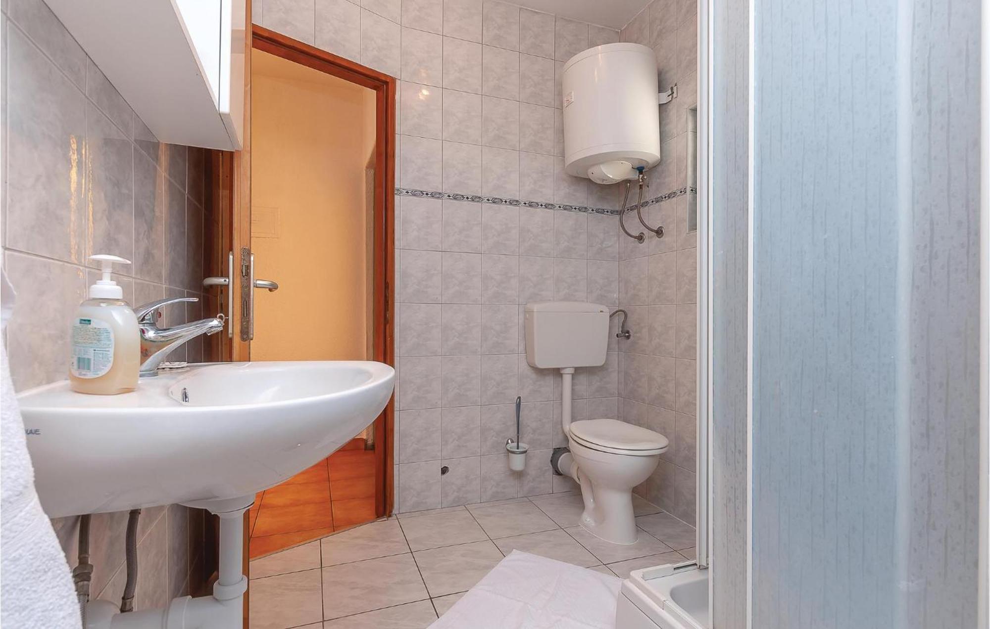 Gorgeous Apartment In Tisno With Kitchen Esterno foto
