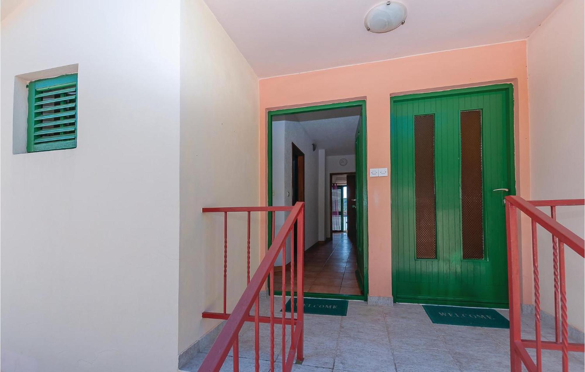 Gorgeous Apartment In Tisno With Kitchen Esterno foto
